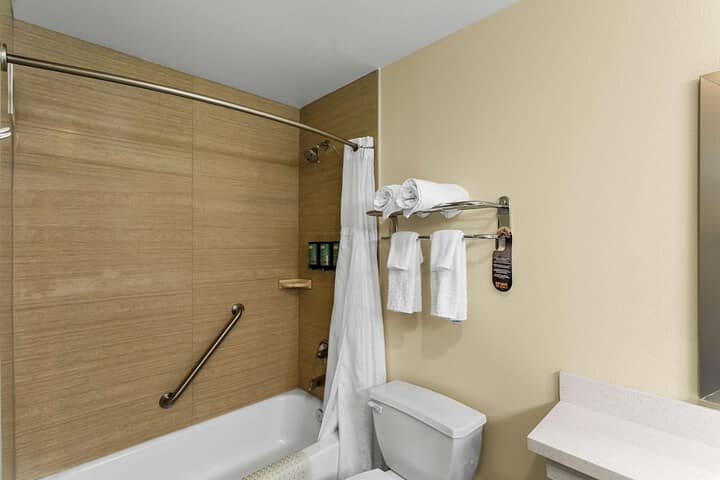 Room 17 of 31